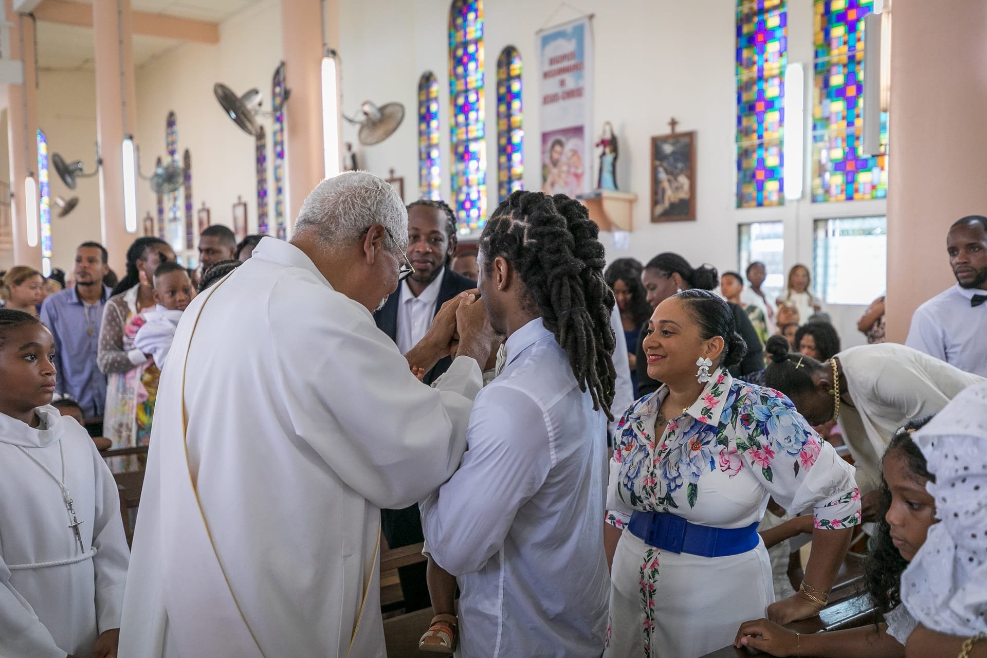 Portrait de famille après le baptême