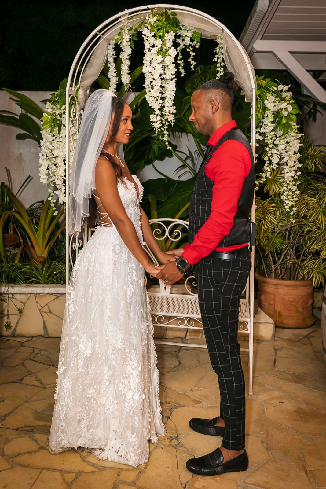 Portrait des mariés sous les tropiques