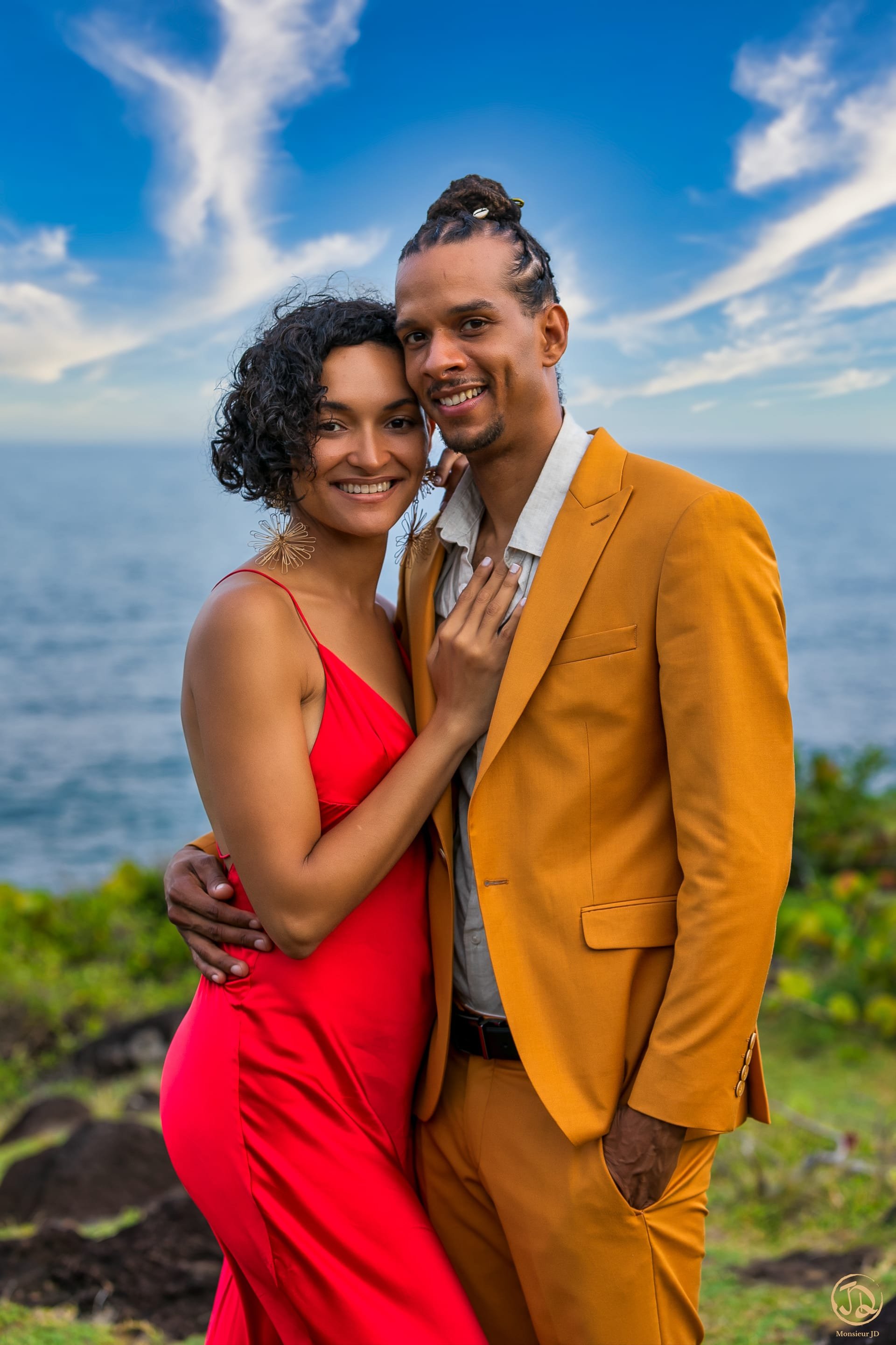 Photo de couple au coucher du soleil