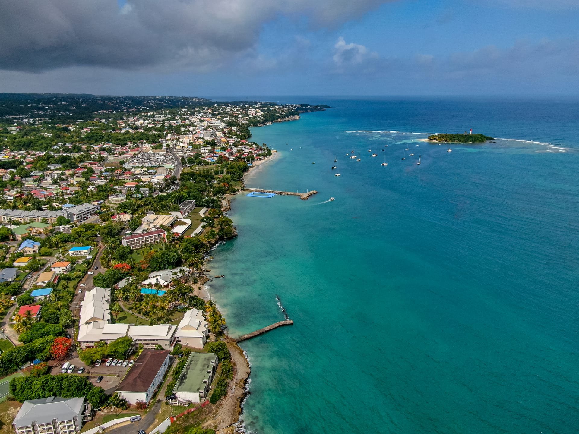 Vue aérienne — coucher de soleil mer des Caraïbes