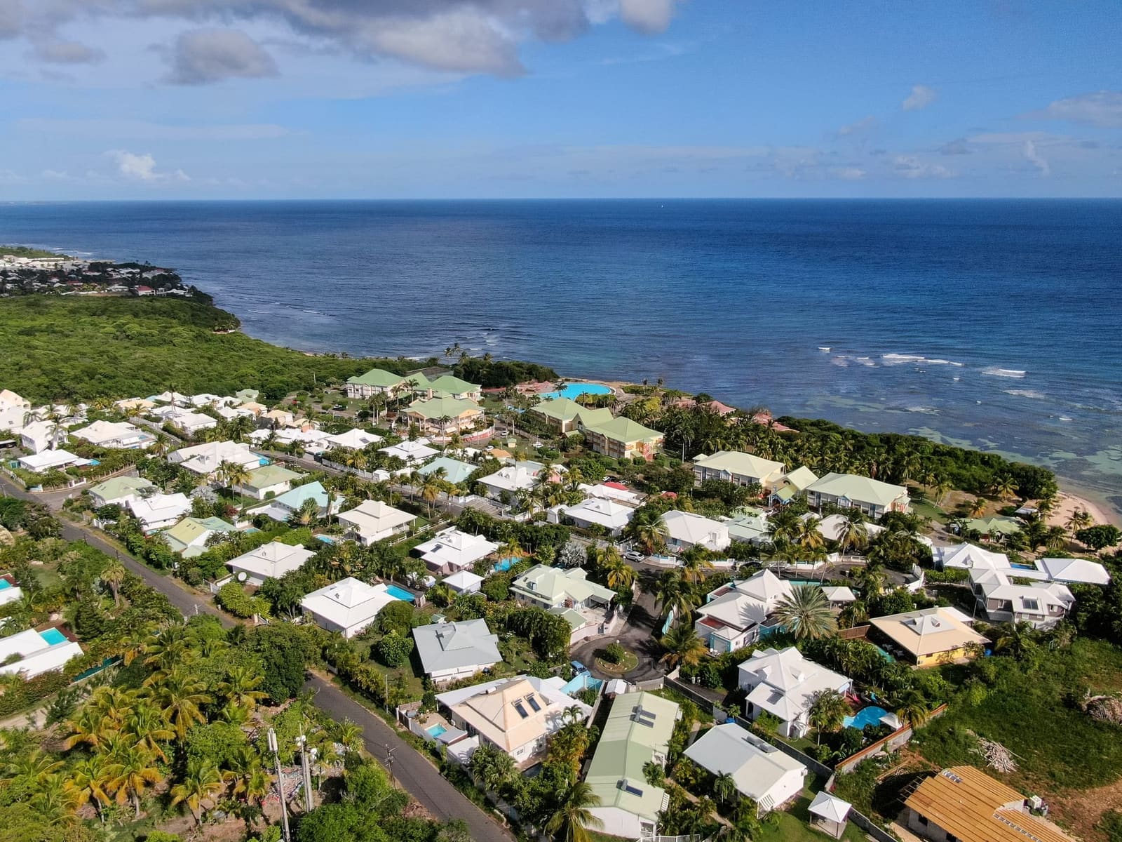Photo aérienne — îlet et lagon turquoise