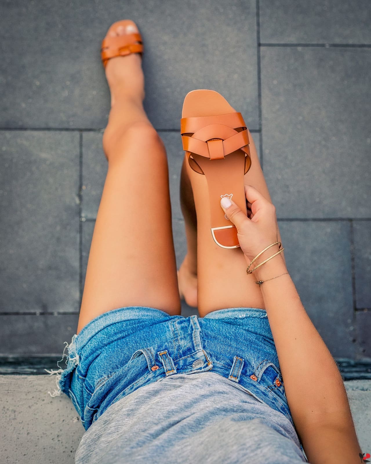 Lunettes de soleil sur présentoir studio